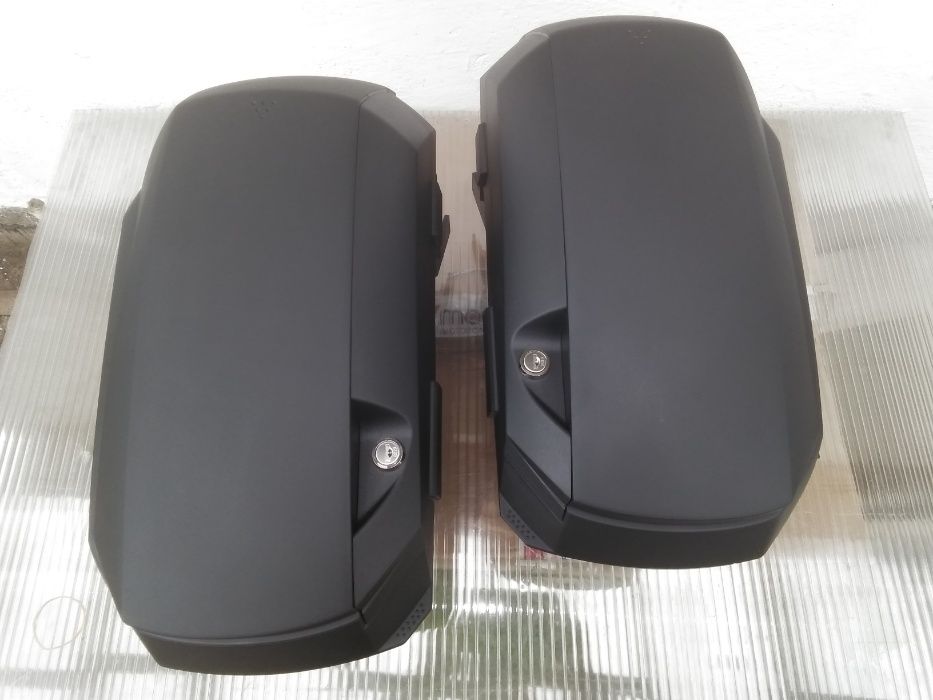 SH23 SHAD kufry boczne para  nowe po 23L ( K22N )