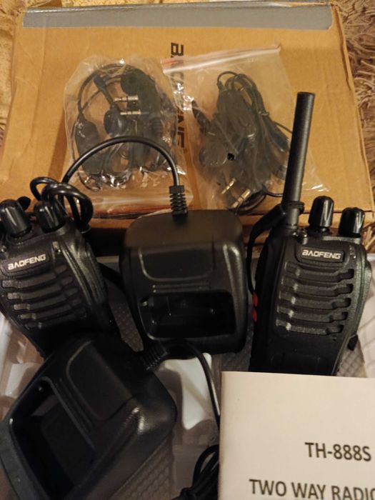 Продам двух сторонние рации, радиус до 5 км