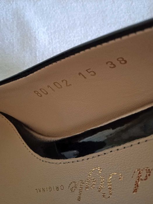 Черные туфли новые 38 размер Grand Style натуральная кожа лак каблук