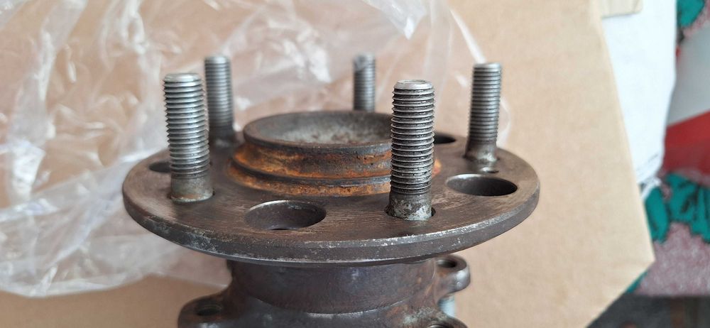 Подшипник ступичный на Kia ceed Hyundai i30