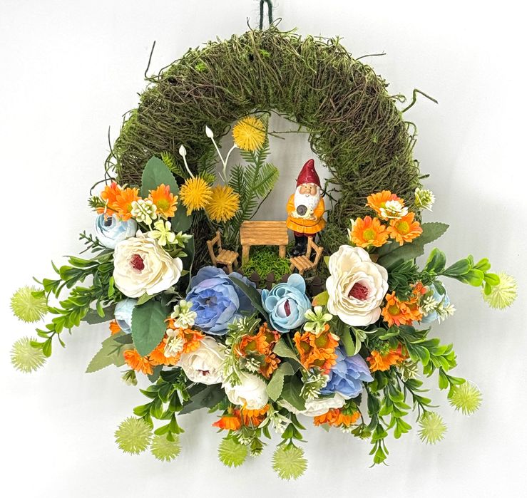 Wianek wiosenny na drzwi faszyna mech krasnal