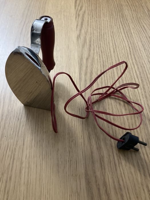 Ferro engomar antigo