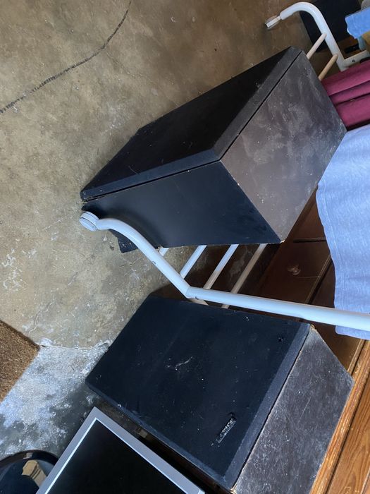 Colunas de Som. 70x40cm.