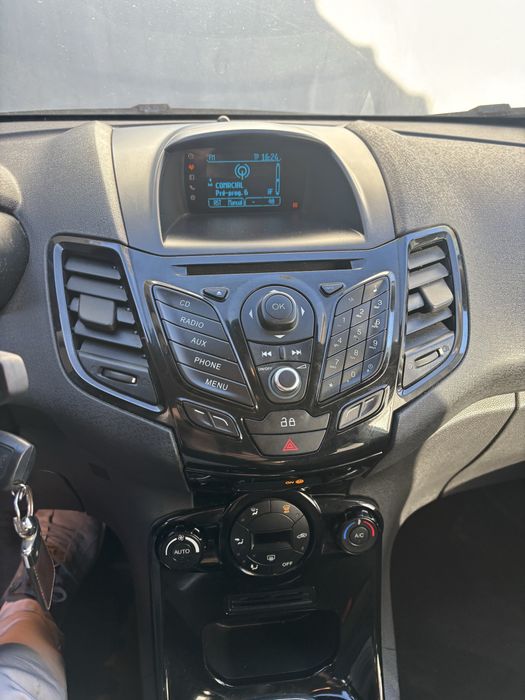Ford Fiesta 1.5 Diesel — photo 5