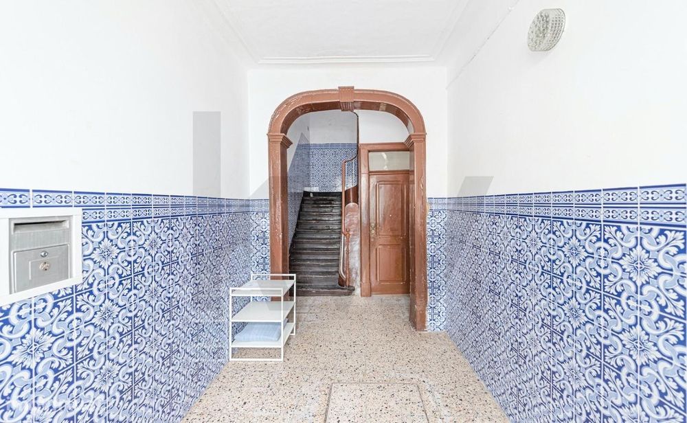 Apartamento T2 * Bairro de Inglaterra * Varanda c/ Vista de Cidade