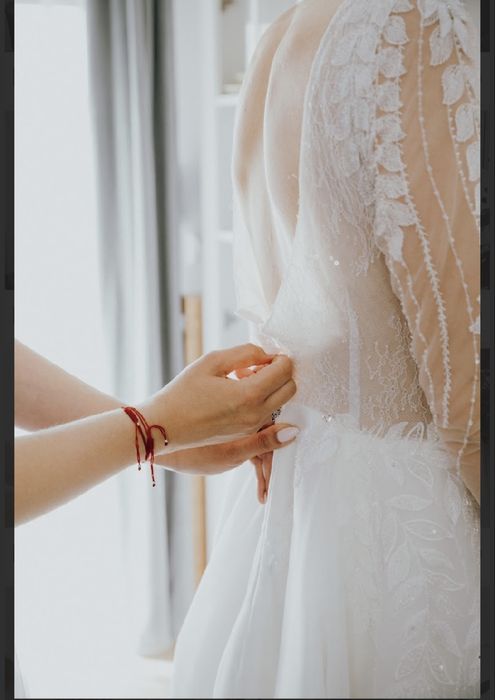 Suknia ślubna z trenem