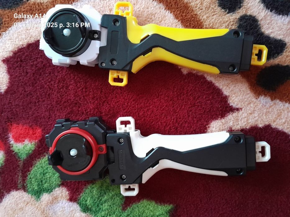 Продам бейблейди