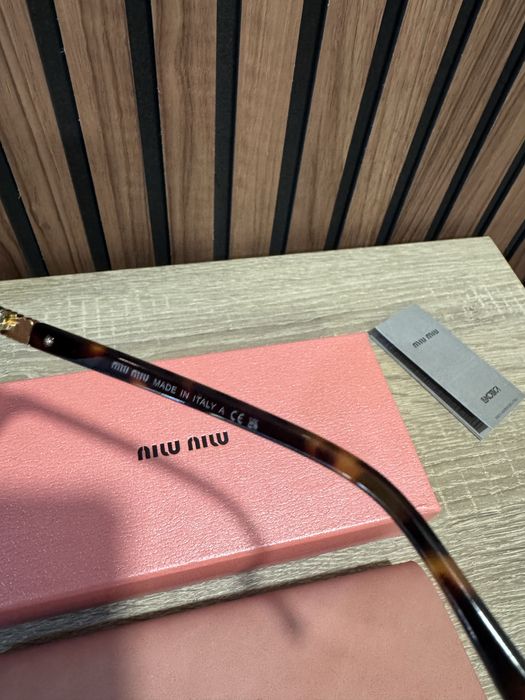Óculos de Sol Miu Miu – Novos com Caixa