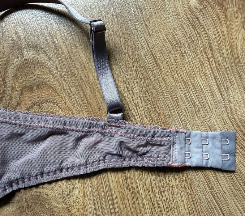 Biustonosz 85D koronka Hunkemöller