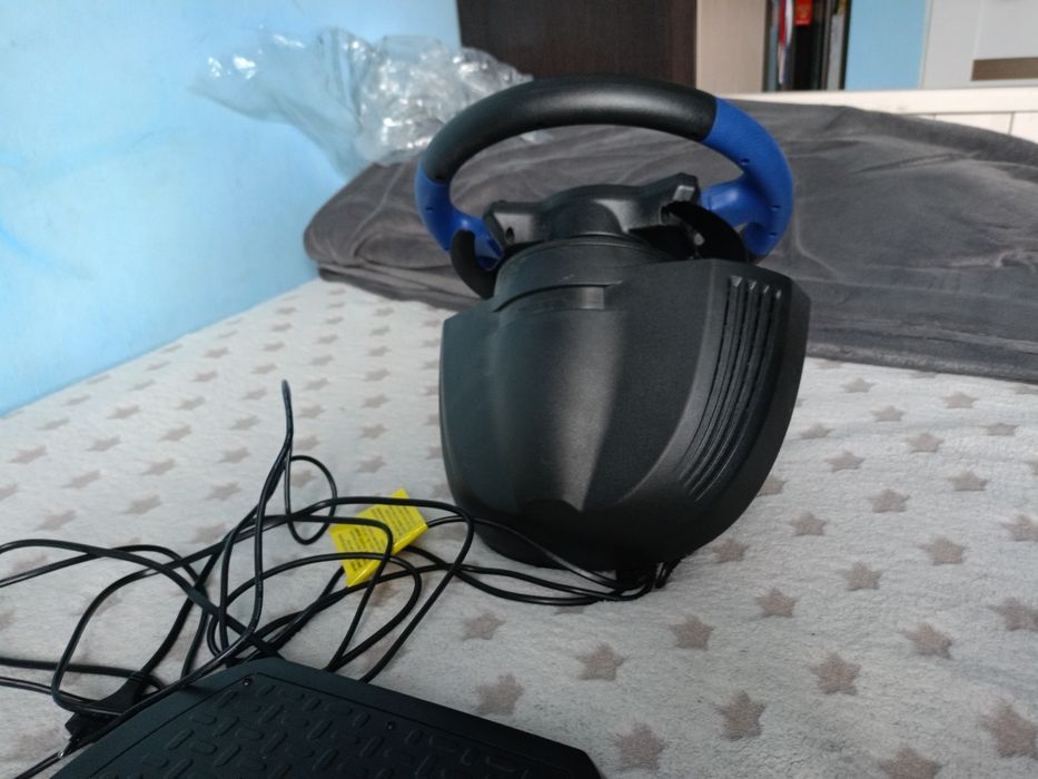 Thrumaster T150.