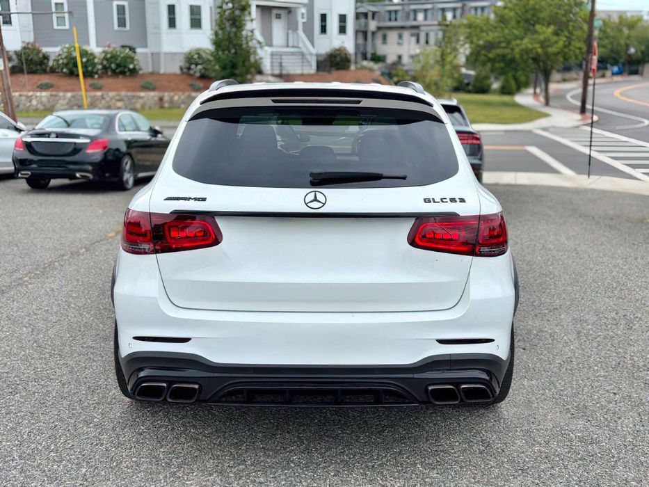 Mercedes-Benz GLC 63 AMG      2021