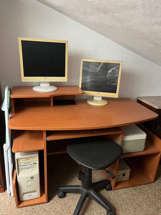 Vende se secretaria ou objetos na inagem