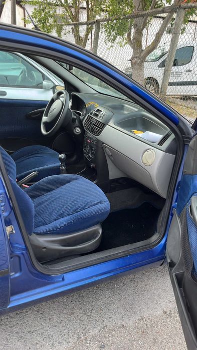 Fiat Punto 1999, 77.000km, gasolina.