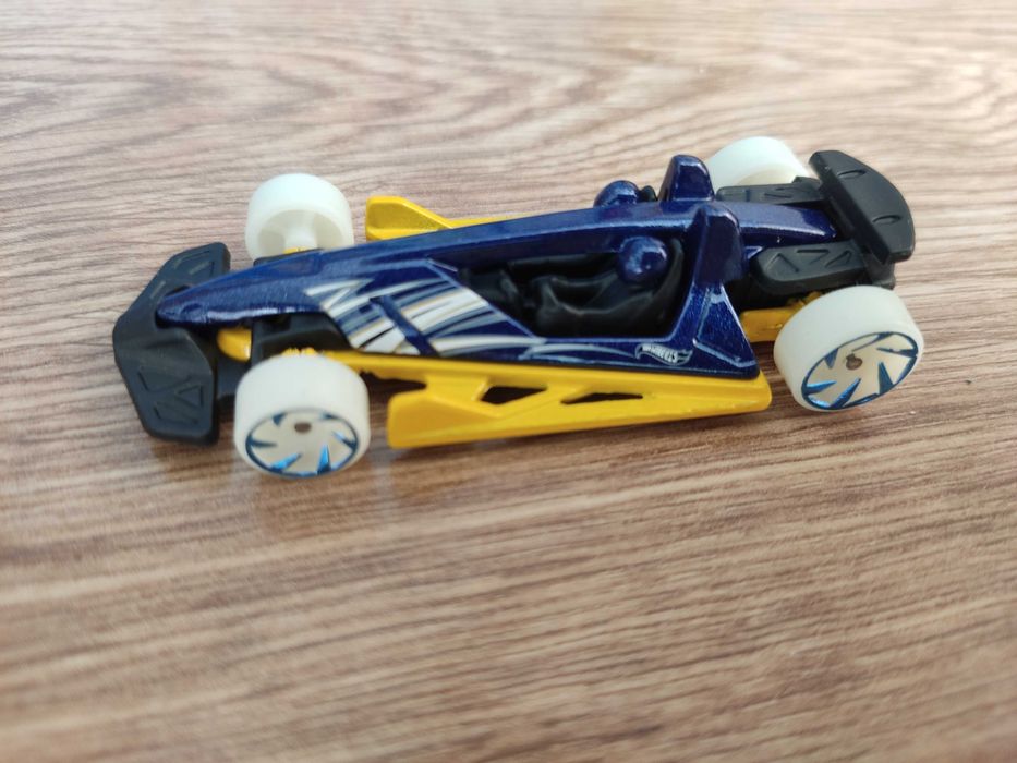Hot Wheels DTX06 Trach Hammer autko auto resorak dla dzieci metal