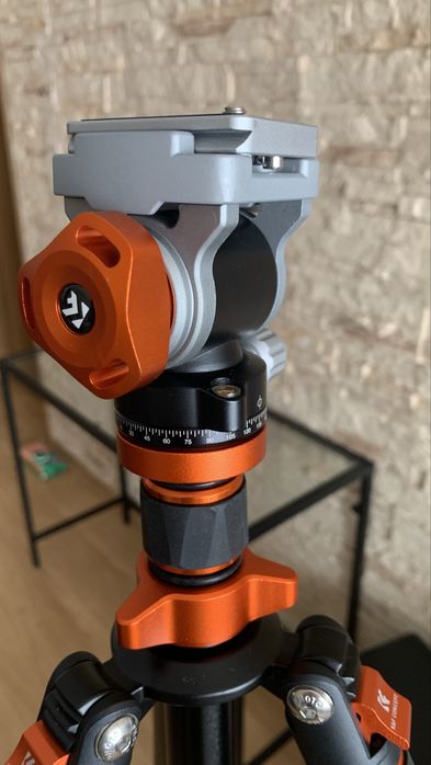 Vendo o tripé de Alumínio