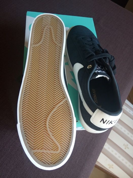 MINIRAMP (r. 42- 26,5 cm) Nike SB Blazer Low GT Black dunk low