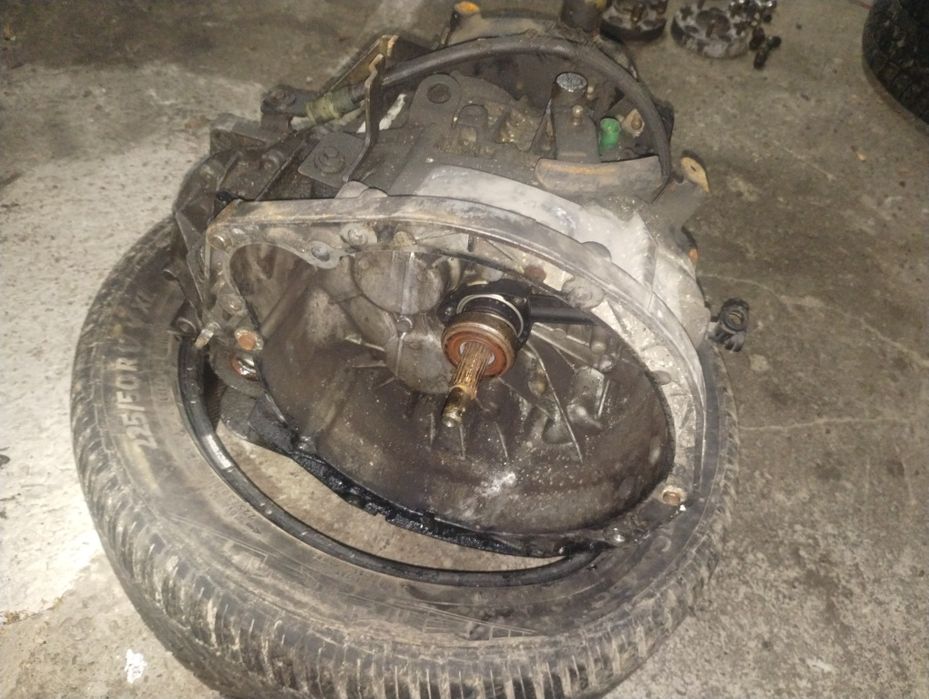 Trafic Vivaro 1.9 dCi CDTI skrzynia biegów 6 pk6075
