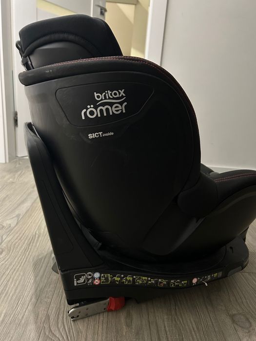 Fotelik samochodowy obrotowy Britax Romer Dualfix 3m-18kg Black