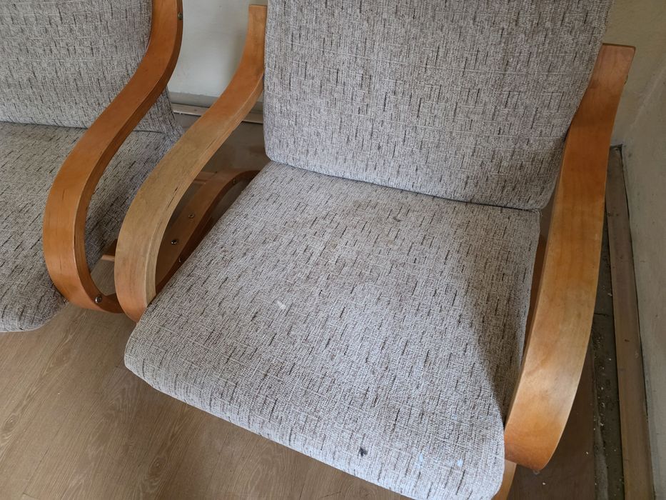 2 fotele bujane typu Poang