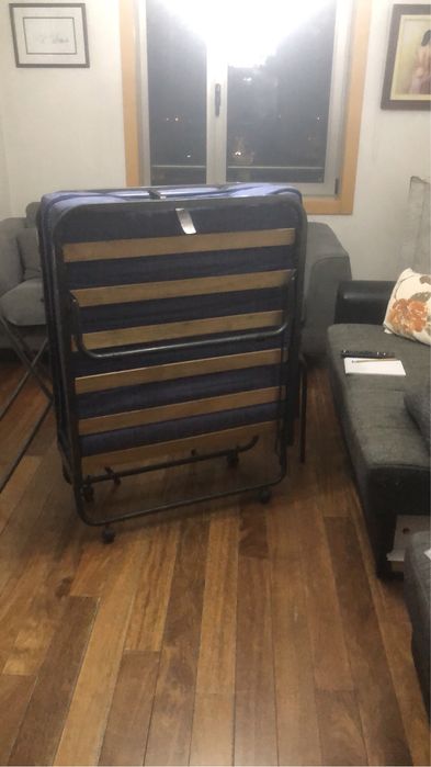 CAMA DOBRAVEL  semi- nova