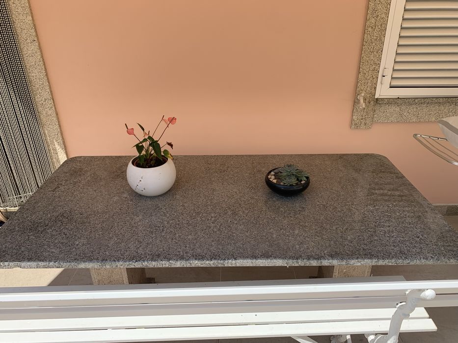 Mesa em granito para jardim