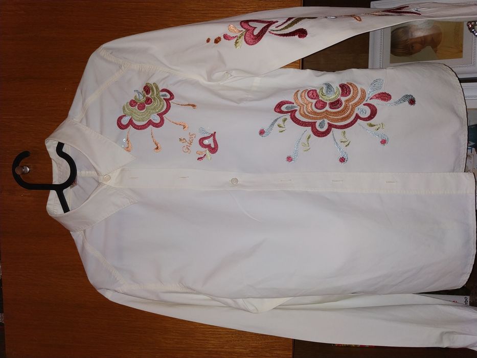 Camisa bordada Guess