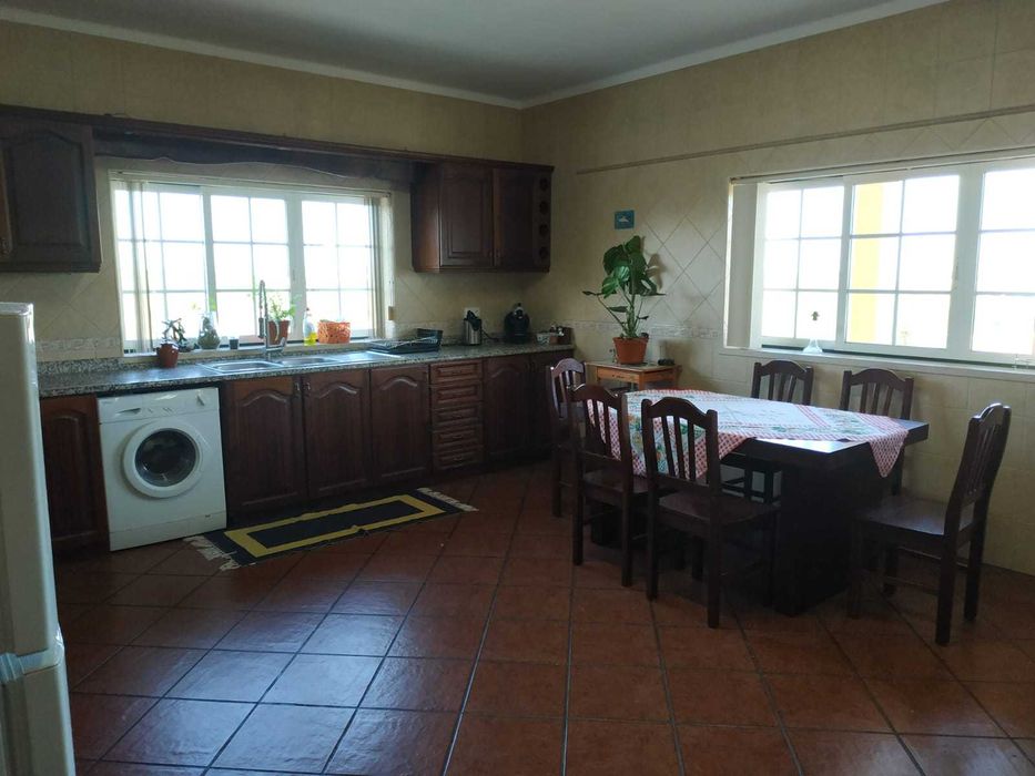 Quinta com 2 moradias prontas a habitar. Com um terreno de 9820 m2