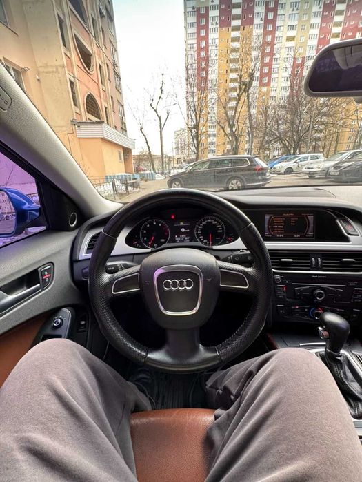 Audi A4 2009 року