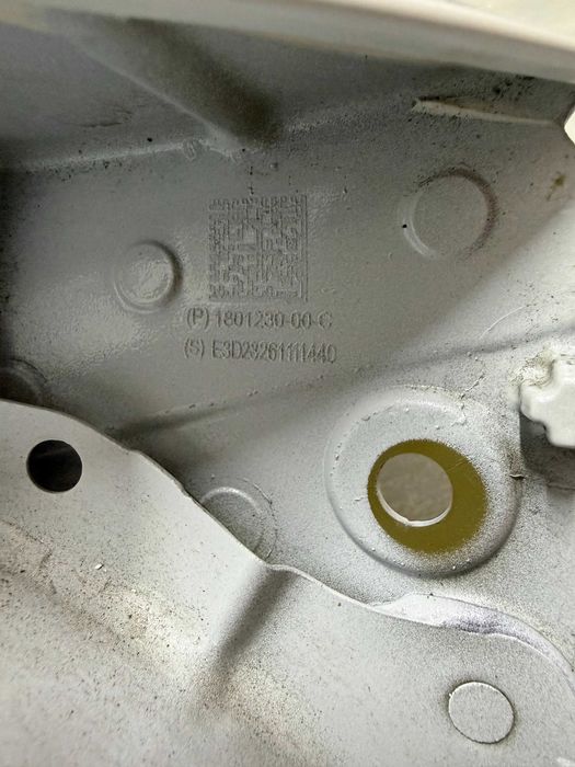 Кришка багажника Tesla M3 Highland 2024- ляда кляпа Тесла Модел 3 2024