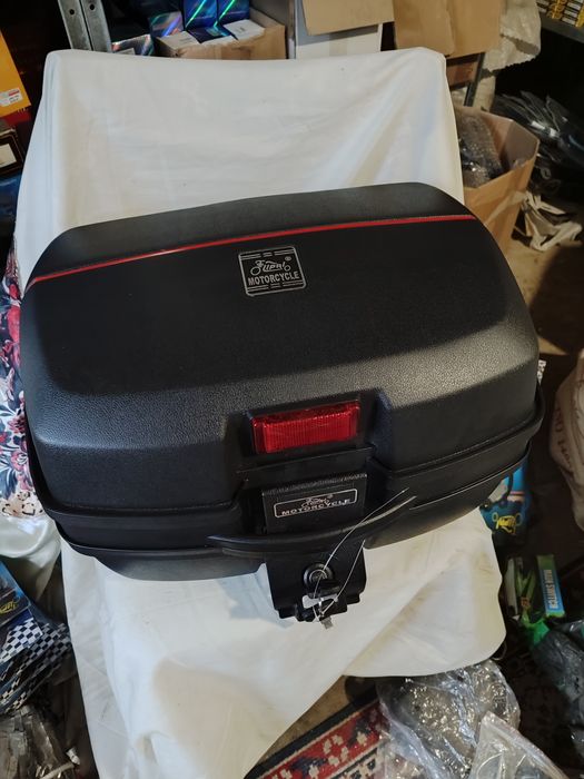Кофр задній на мотоцикли 32 літри.Якість супер капроновий