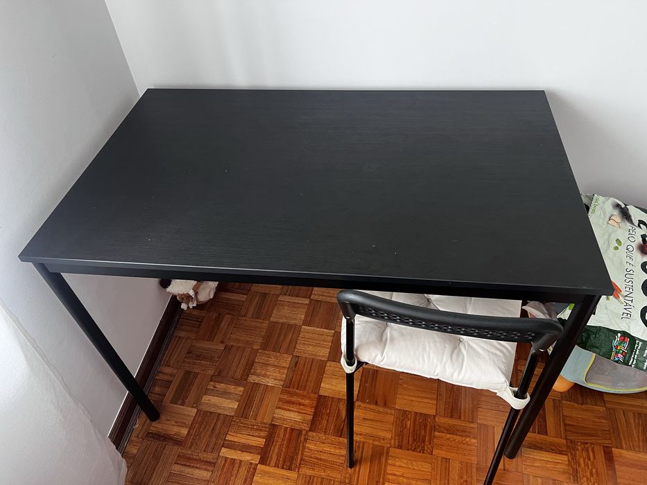 Mesa ikea preta