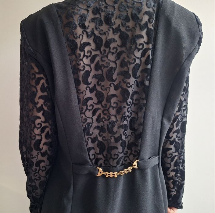 Czarna cienka marynarka