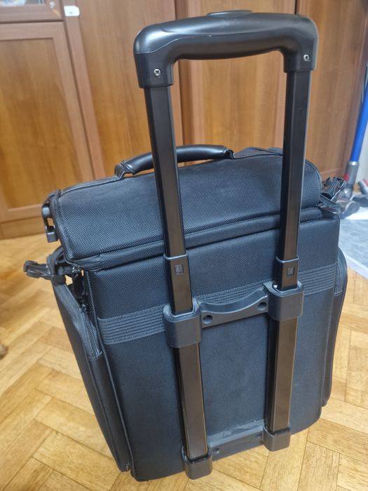 Валіза Komilfo на колесах для візажиста , майстера манікюра