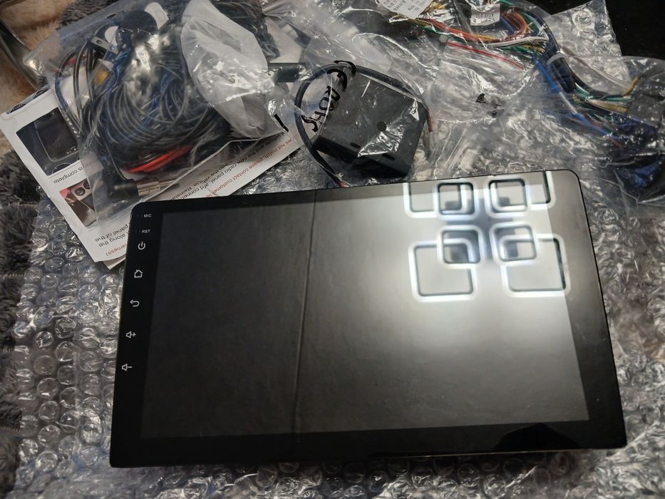 Штатна автомагнітола (карплей андроїд)