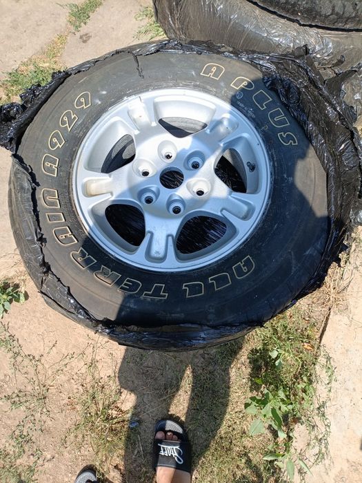 Покришки P225/70 R16 111T