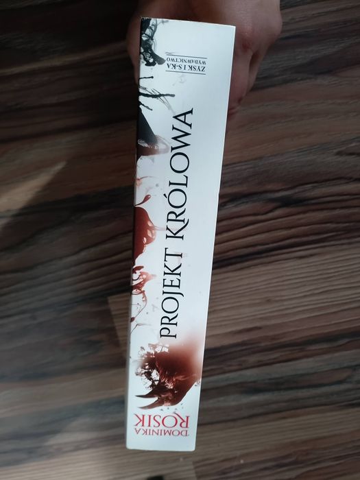 Powieść Projekt Królowa