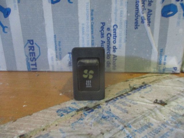 Botão / interruptor do AC NISSAN Patrol GR IV (Y60)