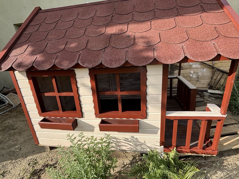 Drewniamy domek do Ogrodu dla dzieci .