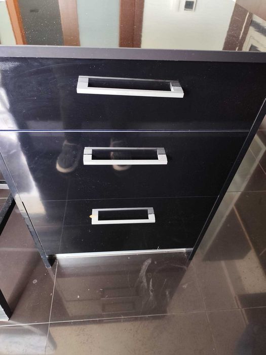 Mesa de cozinha e 6 bancos