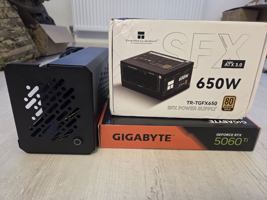 Графічна станція oculink  rtx 5060ti