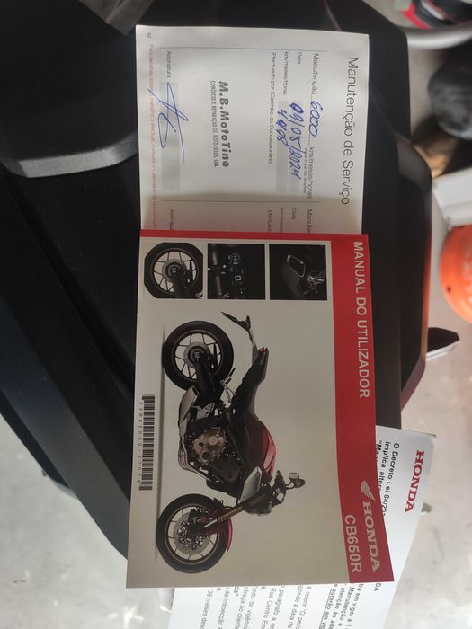 Honda cb650r 6000km 1300€ de extras