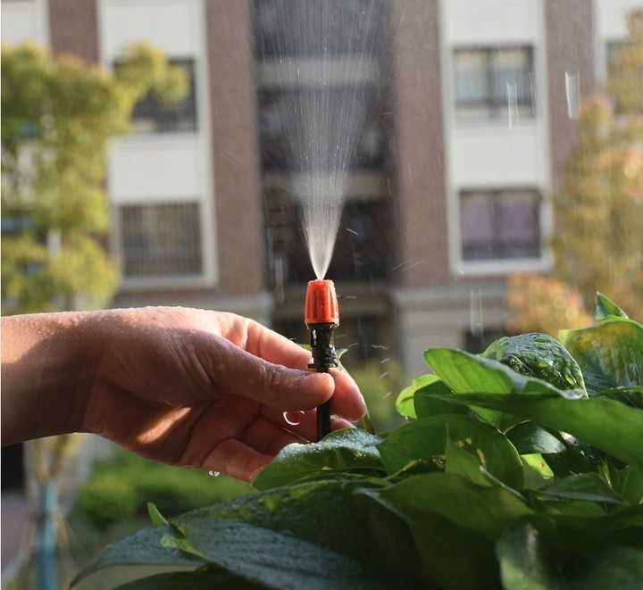 Zraszacz ogrodowy , system nawadniania