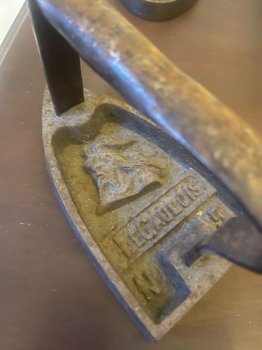 Ferros antigos de coleção