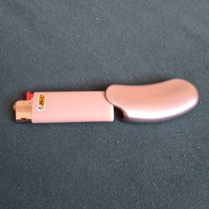 Etui na zapalniczkę typu BIC z godłem górniczym