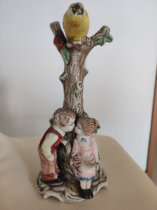 Peça de cerâmica vintage