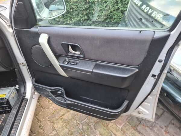 Land Rover Freelander facelift peças usadas bancos pele jantes 18