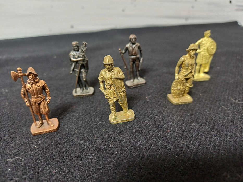 Figuras em metal 6 unidades
