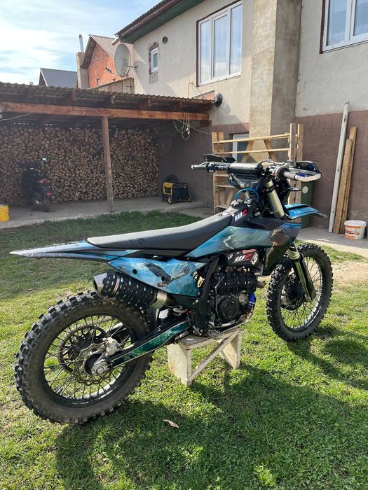 Мотоцикл Geon GNX 300 YGS двигун 176