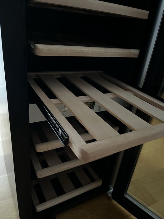 Winiarka La Sommeliere ECS25.2Z uszkodzona na części