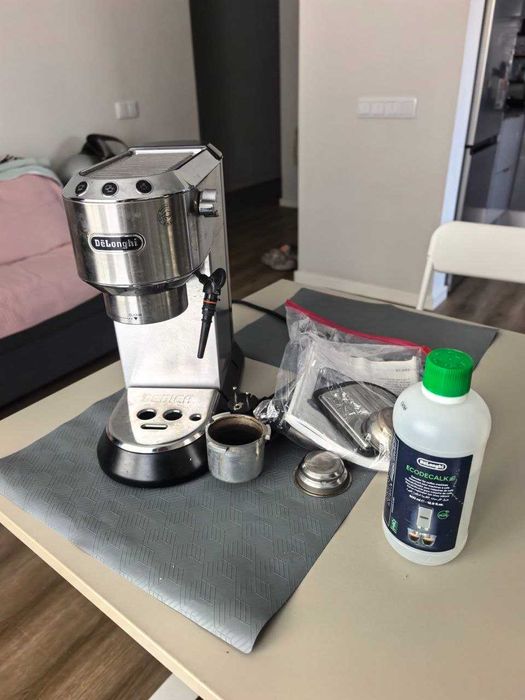 Máquina de café DeLonghi EC675 (coffee machine)